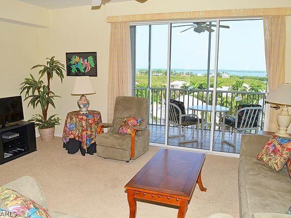 3rd image of 4341 Bay Beach Ln #Penthouse 643
