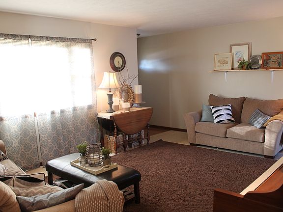 2nd image of 2649 Ray Ave