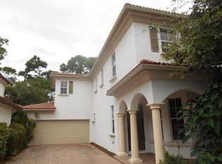 377 Columbus St, Palm Beach Gardens, FL 33410