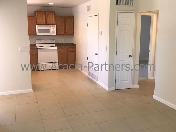 5th image of 3333 E Blacklidge Dr