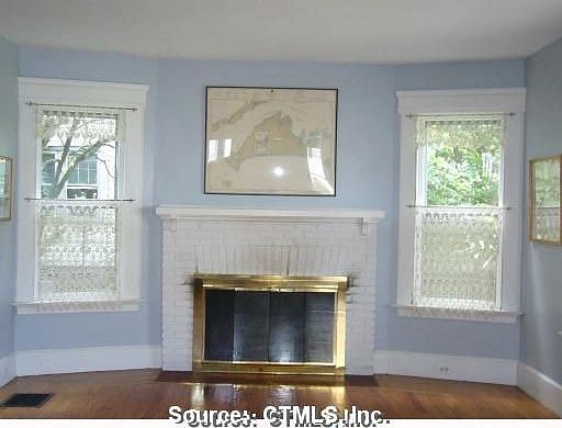 3rd image of 78 Fountain St