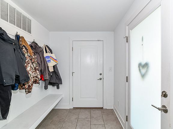 3rd image of 1037 N Park Ave