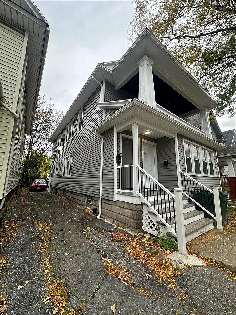2 bed, 1.0 bath, 1110 sqft, $1,400 — Photo 2