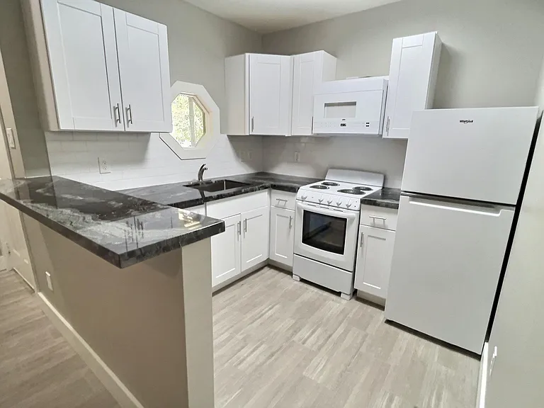 1230 Cortlandt St #1 — Photo 2