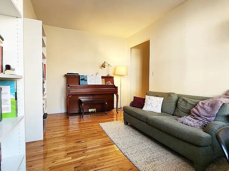 598 Pacific St #2G — Photo 2