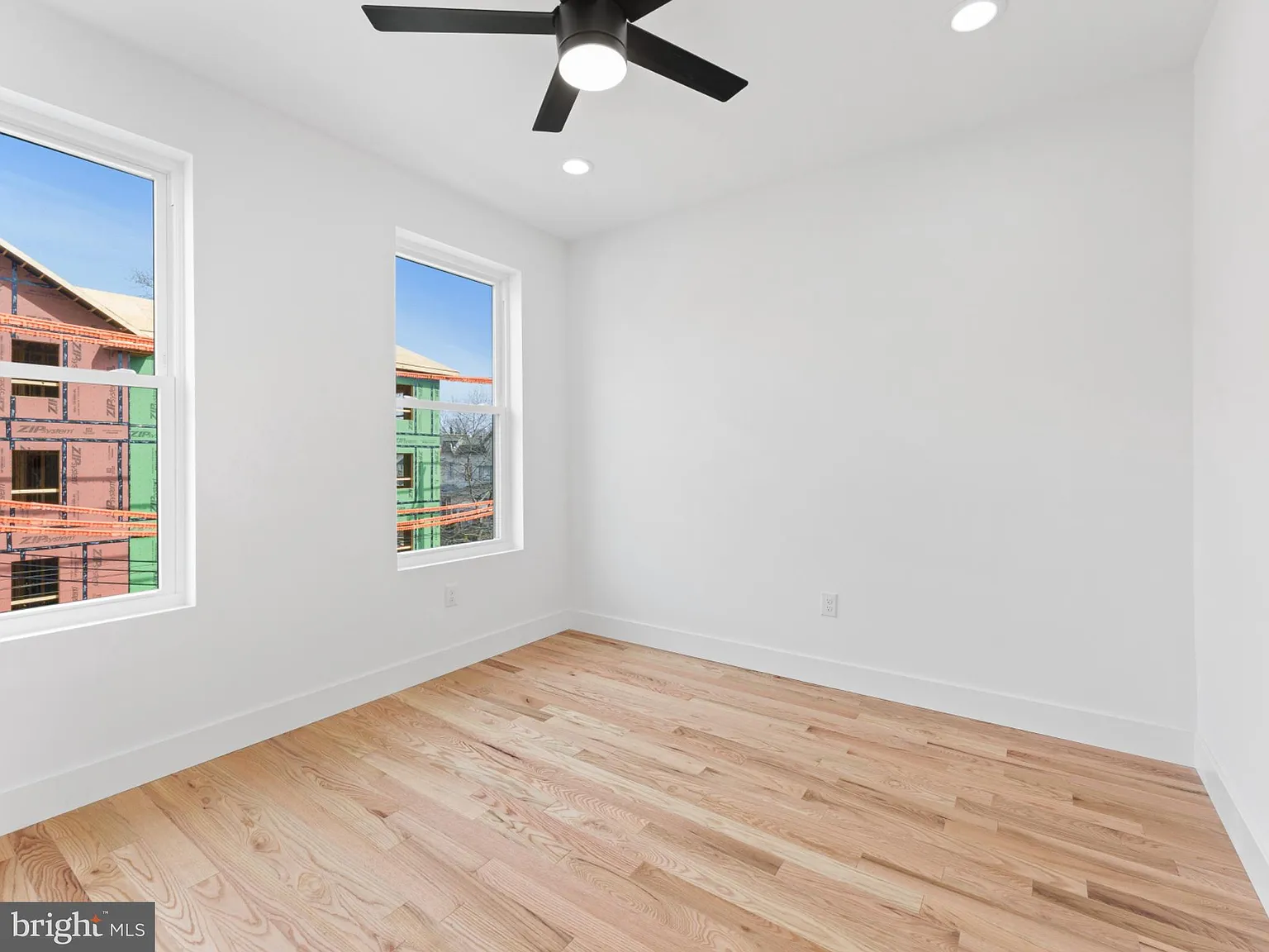2 bed, 1.0 bath, 1740 sqft, $1,950 — Photo 4