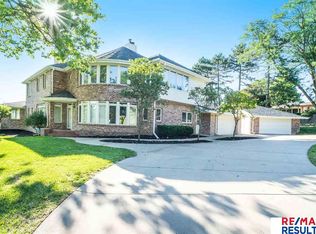 8706 Woolworth Ave, Omaha, NE 68124