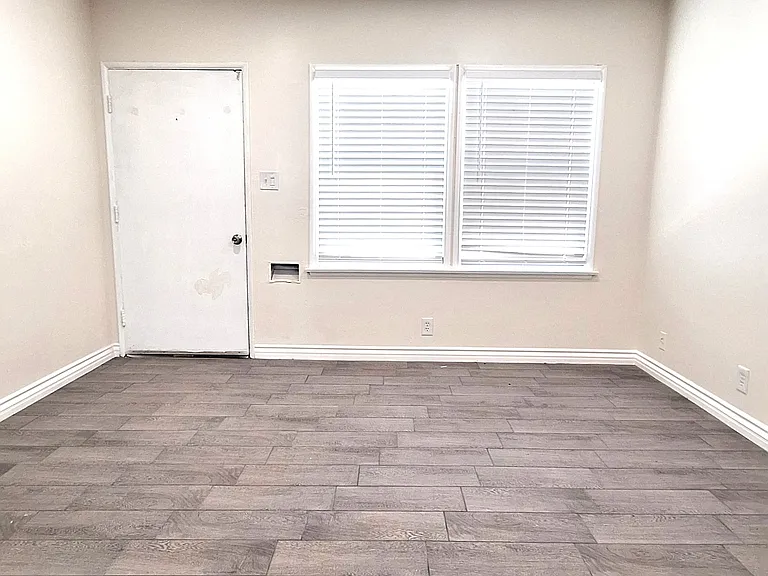 4033 W El Segundo Blvd #D — Photo 5