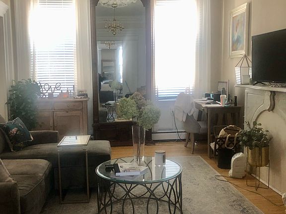 3rd image of 716 Washington St APT 2