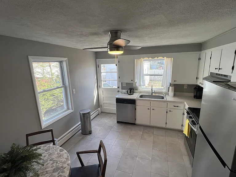 84 Hillside Ave — Photo 4