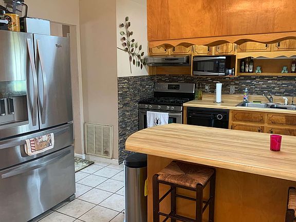 5th image of 251 SW Shady Oak Way