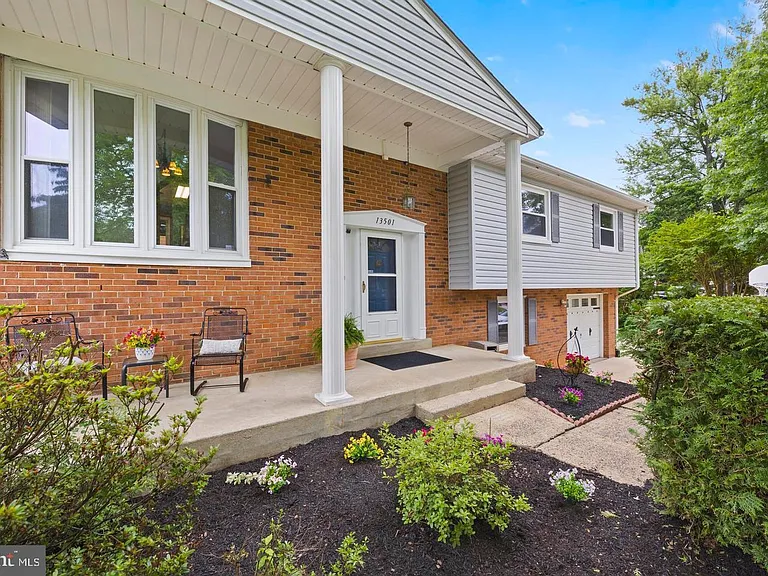 13501 Kelmont Ct — Photo 34