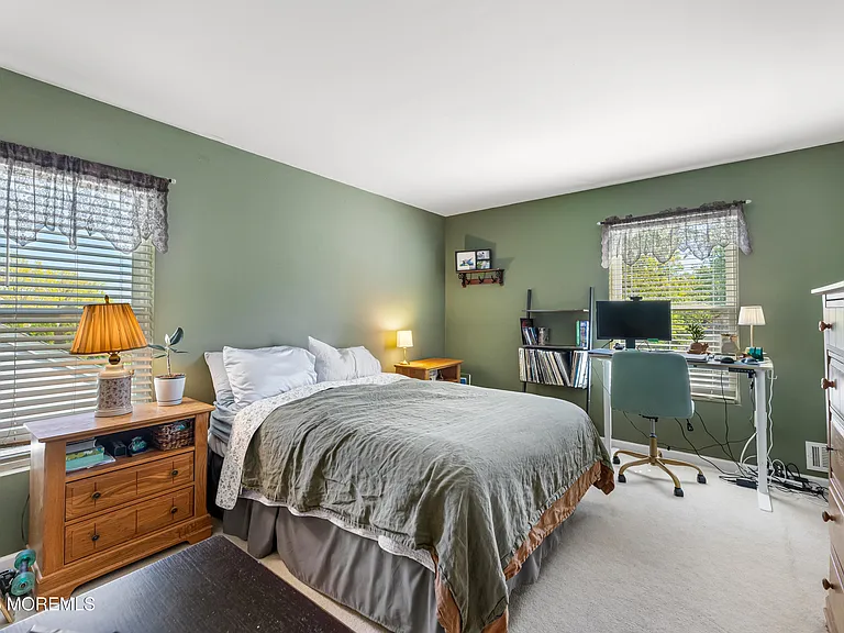 105 Wayside Dr — Photo 20