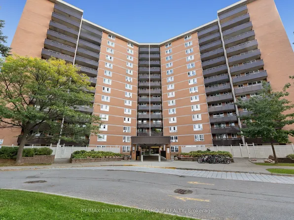 2000 Jasmine Cres #508, Ottawa, ON K1J 8K4