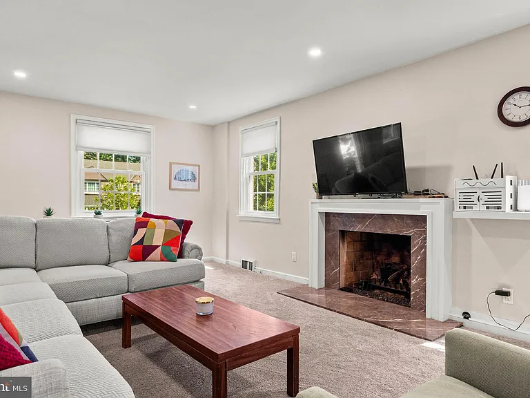 1518 James Rd — Photo 4