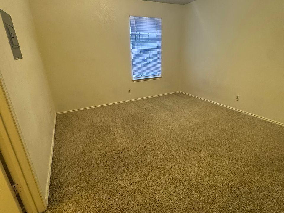 Right Bedroom