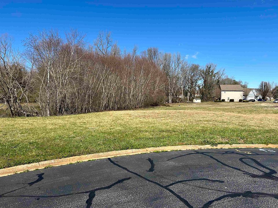 2nd image of 590 Carey Dr