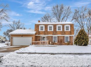 1163 E Hull Dr, Wheaton, IL 60189