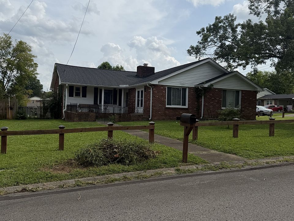 1st image of 1208 N Graycroft Ave