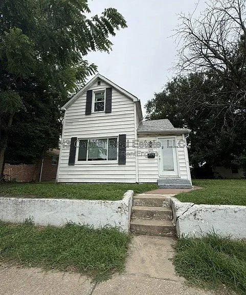 1715 Edwardsville Rd — Photo 1
