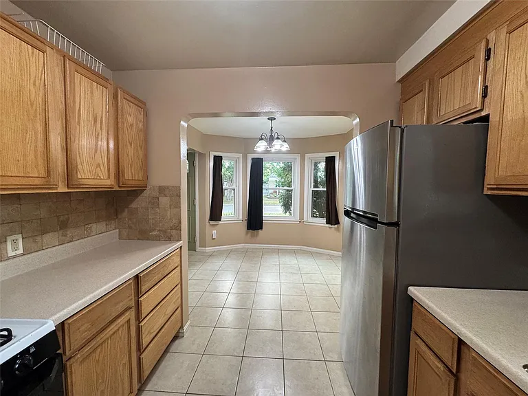 15801 Centralia — Photo 11