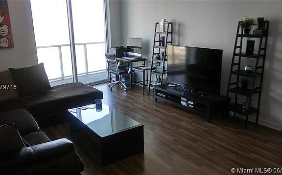 4th image of 1900 N Bayshore Dr APT 3004