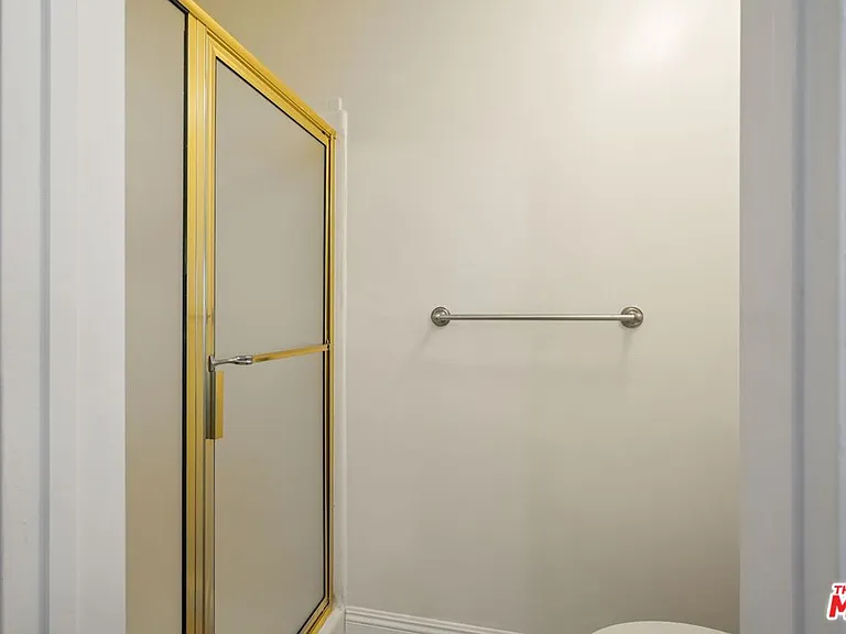 18103 Coastline Dr #8 — Photo 12