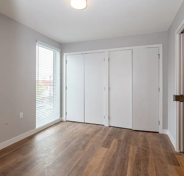 188 E 49th Ave — Photo 15