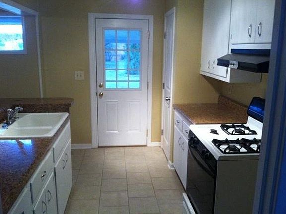Kitchen w/Large Pantry