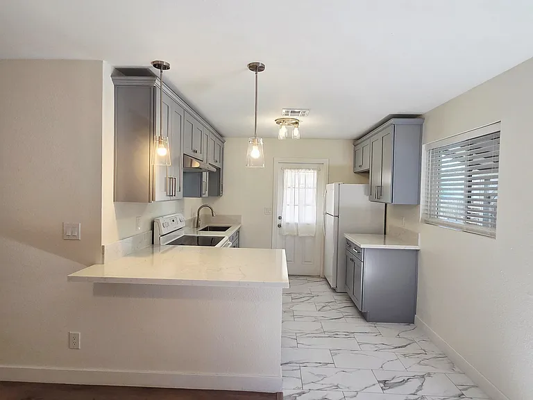 2313 E Harvard St #2 — Photo 1