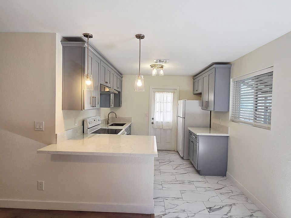 1st image of 2313 E Harvard St #2