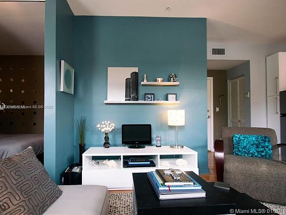 2nd image of 1521 Lenox Ave APT 203