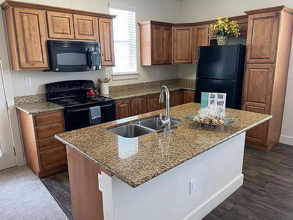 Real Wood Cabinets, Granite Counter Tops