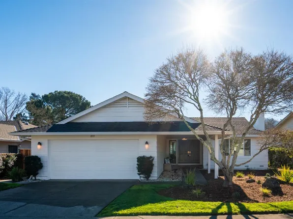 8911 Oakmont Drive, Santa Rosa, CA 95409