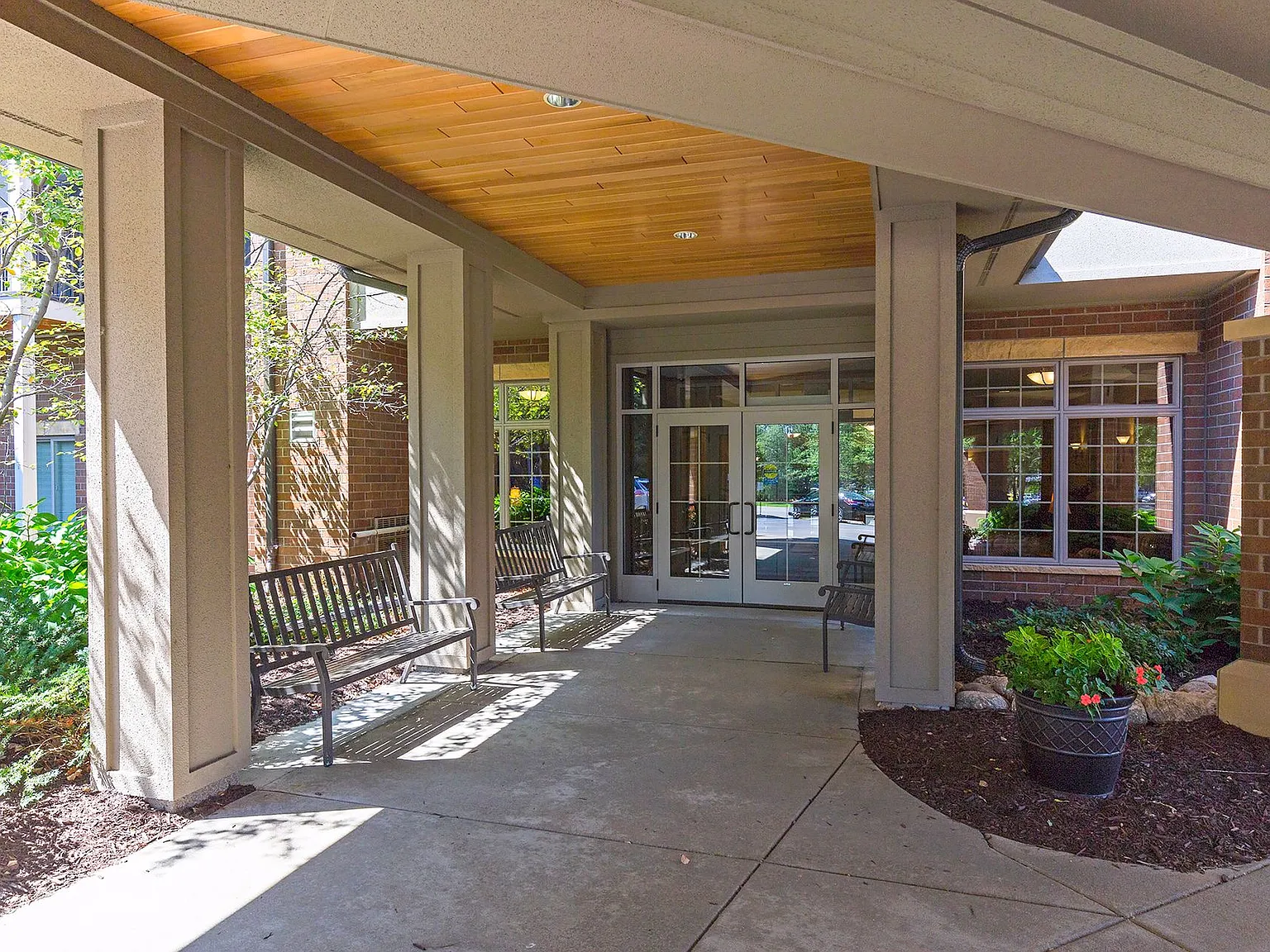 2 bed, 1197 sqft, $2,599 — Photo 3