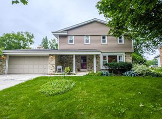 2410 Talbots Ln, Brookfield, WI 53045
