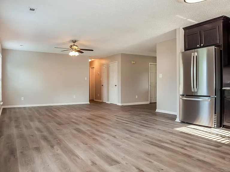 9912 Peppermint Ln — Photo 3