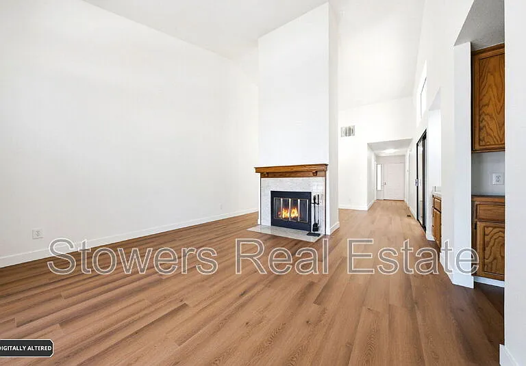 2033 Raphael Ct — Photo 29