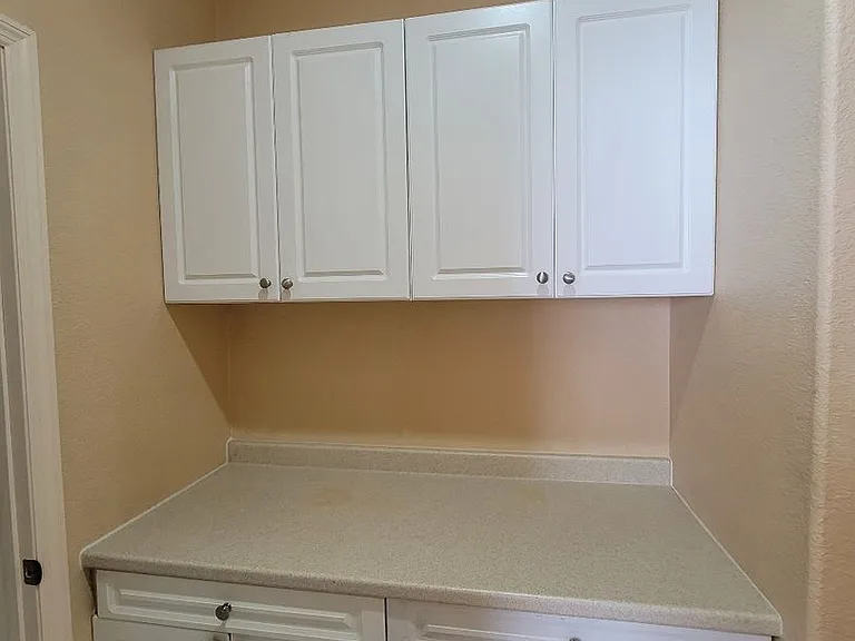 3323 SW 27th Pl — Photo 12