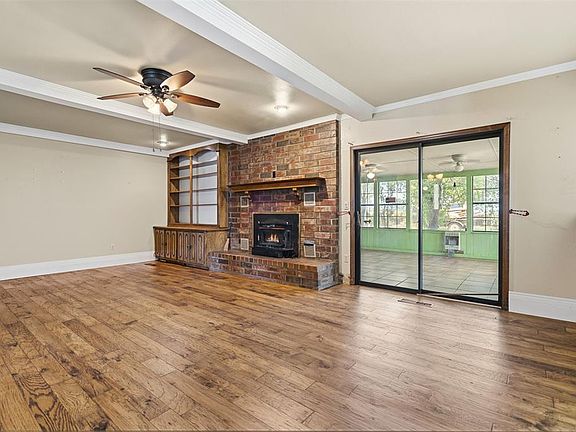 4th image of 1218 Ridgewood Dr