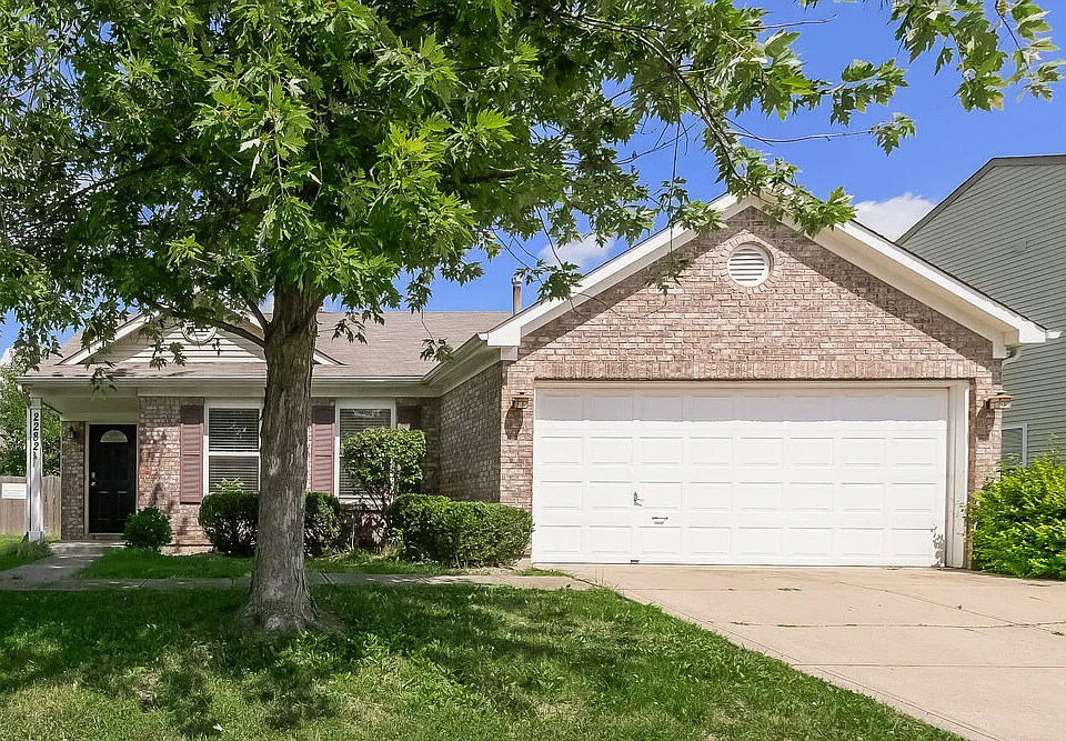 2282 Shadowbrook Dr