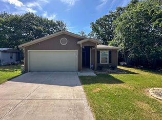 52131 Dawn Ct, Azle, TX 76020