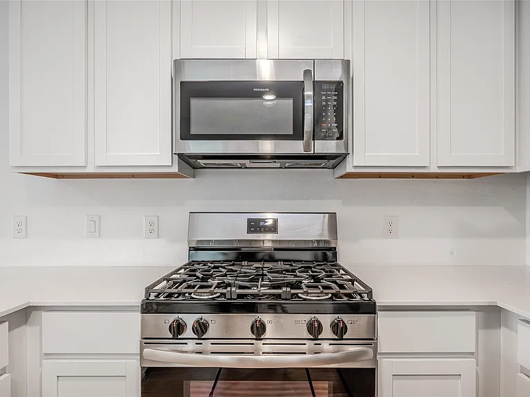 21458 Carosella Dr — Photo 9