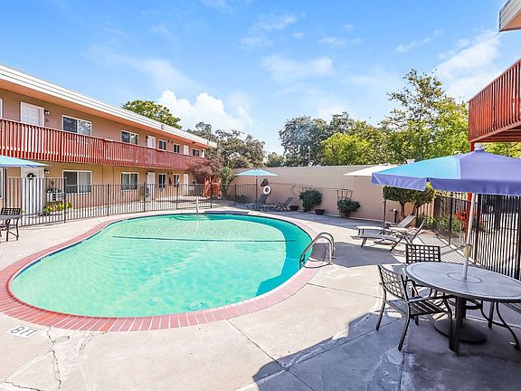 2nd image of 1384 Oakland Blvd #16