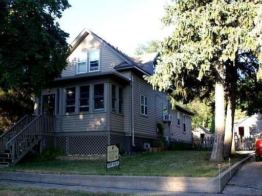 2nd image of 808 5th Ave NW