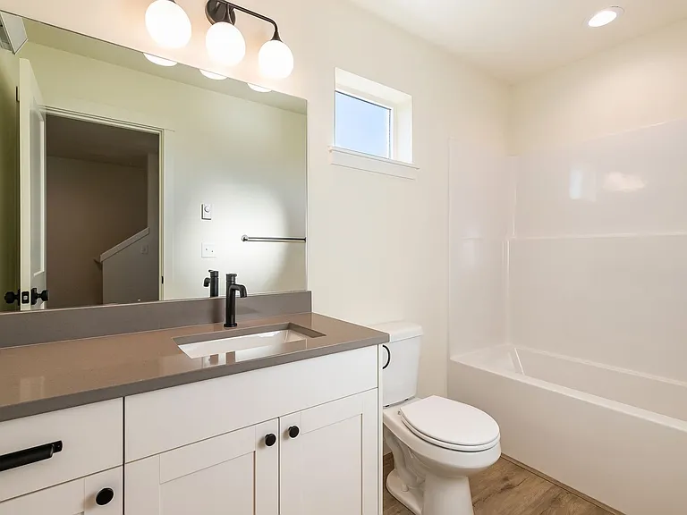354 E Bakerview Rd — Photo 13