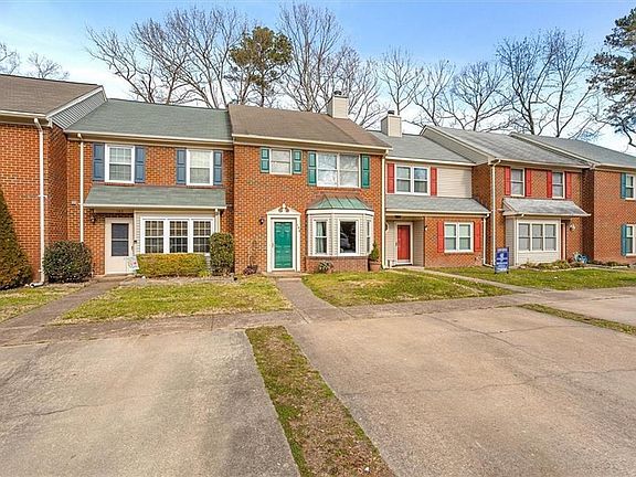 3rd image of 105 Kingsbridge Ln