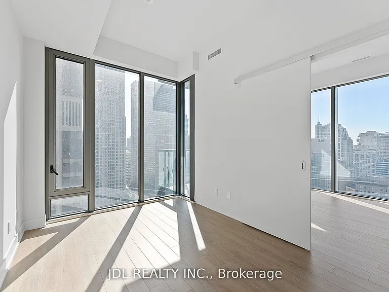 8 Cumberland St #2103 — Photo 17