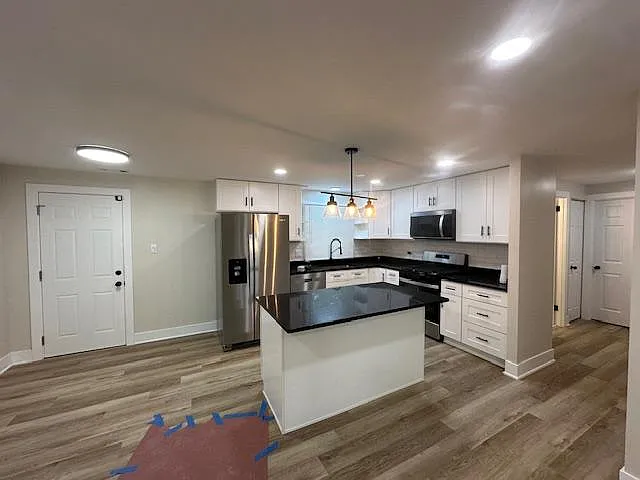 1707 Winthrop Ln — Photo 5