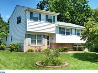 8 Eden Cir, Broomall, PA 19008
